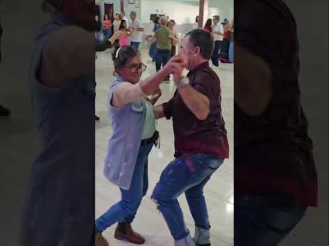 só Alegria no clube da cidade Sul em Dois Vizinhos no Paraná.Brasil #shotrs #baile #dancarinos