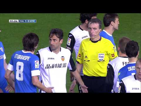 Gol de Aduriz por un polémico penalti (1-1) en el Valencia CF - Athletic Club - HD