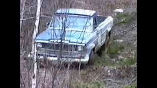 preview picture of video '4 wheeling in Maine 1995 part 1'