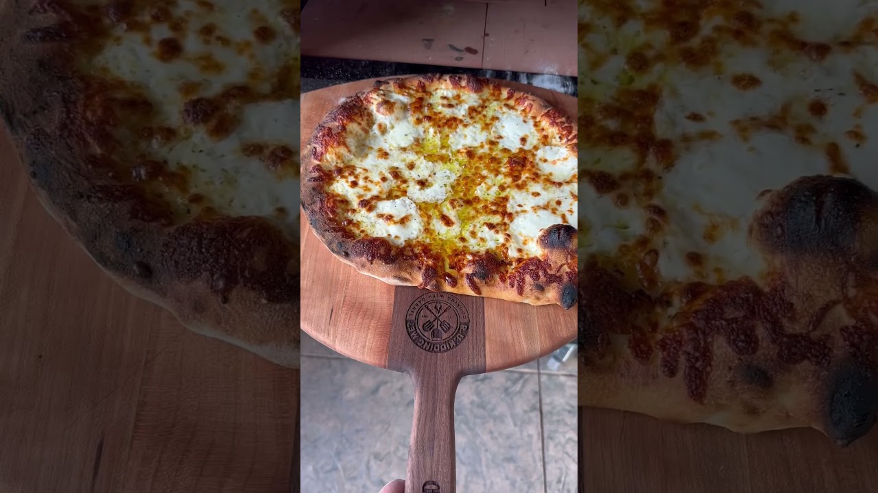 Sunday football and pizza, the perfect combination…R U Kidding Me?!  #pizza #football #rukiddingme