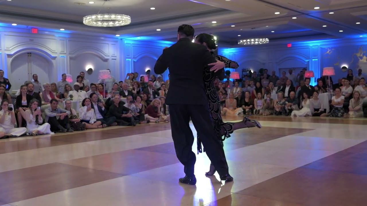 Clarisa Aragon and Jonathan Saavedra at Southern California Tango Championship and Festival 1/5