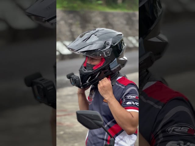 Vídeo relacionado con AXOR Helmets Casco Adventure X-Cross D/V Speedometer Rojo y Blanco Totalmente Homologado (L 59/60)