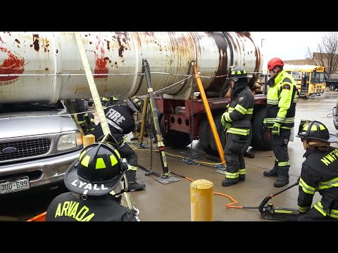 Heavy Lifting Vehicle Extrication with Paratech Struts | Firefighter Training