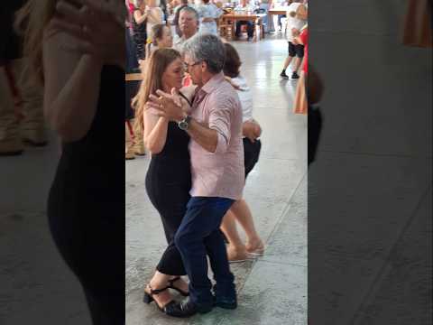 no clube Alegria de Viver em Guaraniaçu no Paraná.Brasil #shotrs #baile #dancarinos #dança #dance