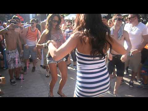 Random chicks dancing @ Dim Mak Beach Party Miami!