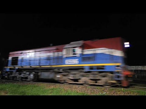 [4K] Tren cargado de NCA con la EMD GR-12W 6596 pasando por Marcos Juárez!!!!!!