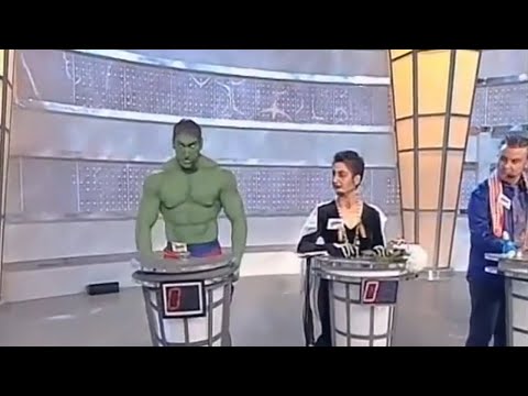 Sarabanda: Hulk fa la prova pulsante - momenti di altissimo livello per la tv italiana