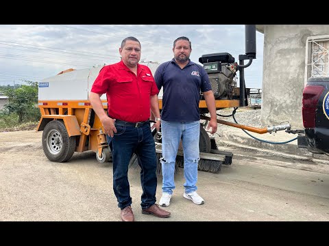 ATM Centro Guayas realiza trabajos de limpieza y señalética en calles de cantón Isidro Ayora.