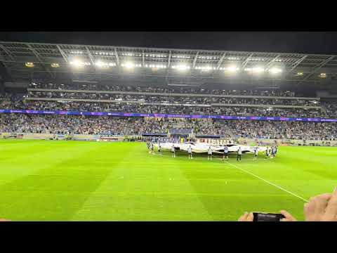 Hymna Ligy majstrov na Tehelnom poli pred zápasom ŠK Slovan Bratislava – FC Midtjylland