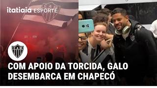 ATLÉTICO DESEMBARCA EM CHAPECÓ COM APOIO DA TORCIDA PARA CONFRONTO COM A CHAPE