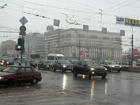 Traffic in Moscow on Tverskaya Street -Tráfico en Moscù