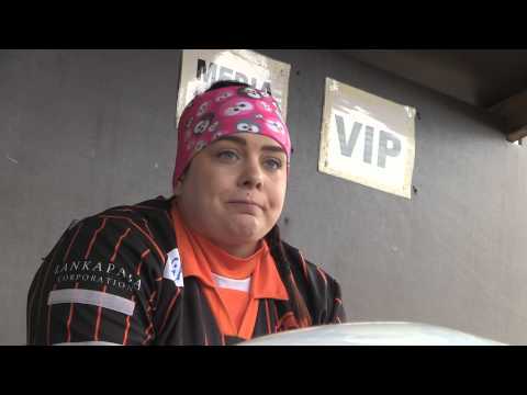 Naisten superpesistä: Vihdin Pallo - Mansen Räpsä 16.5.2015