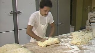 Dough rises early at Wixey Bakery | WTOL 11 Vault - Aug. 21, 1985