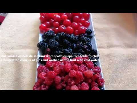 Prajitura de casa cu fructe din gradina/ Homemade fruit cake #shorts