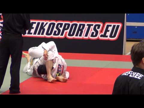 Benny Sootho (GFTeam) vs Adam Webb (Escola de JJ Leão Teixeira) IBJJF London Open 2012