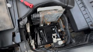 Nissan Complete Battery Tray Replacement