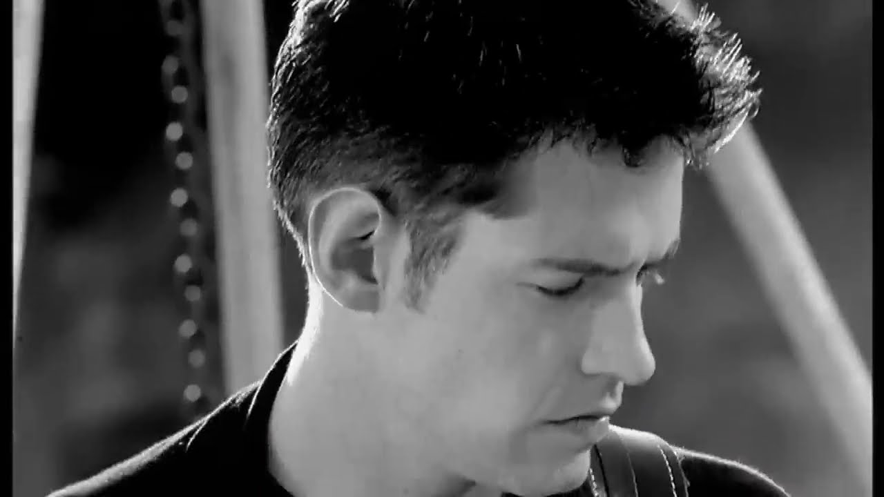 Radiohead High And Dry Lyrics And Videos