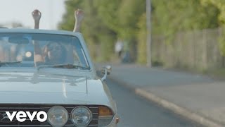 Клип: iLL BLU - Give Me ft. Kahlia Bakosi - Видео онлайн