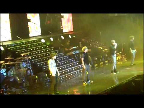 One Direction Sing Only Girl In The World @ O2