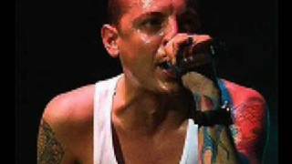 Chester Bennington feat. Hydroponikz - Hardly Breathe
