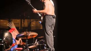 Red Hot Chili Peppers - Mellowship Slinky in B Major tease live Zurich 2003