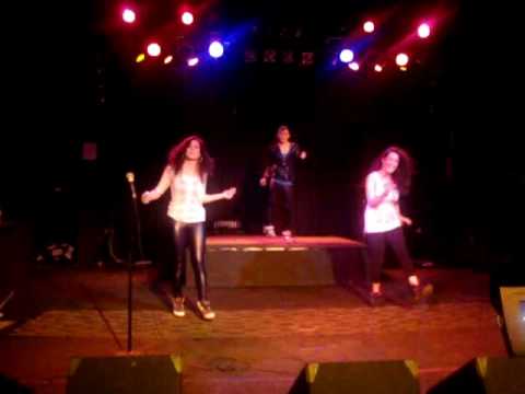 Justinface - Tippy Toe Hoe (Live) (2010)