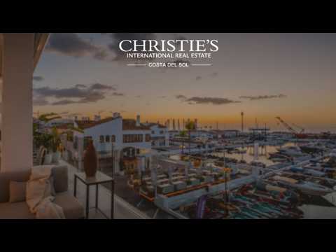 State-of-the-art refurbished duplex penthouse with spectacular panoramic views of Puerto Banús