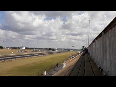 Gavin Wilkins Mustang goes sideways (2nd pass) 7,77sec run @243km h