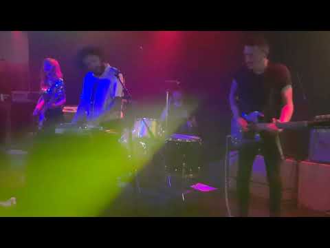 True Rose, The Gluts