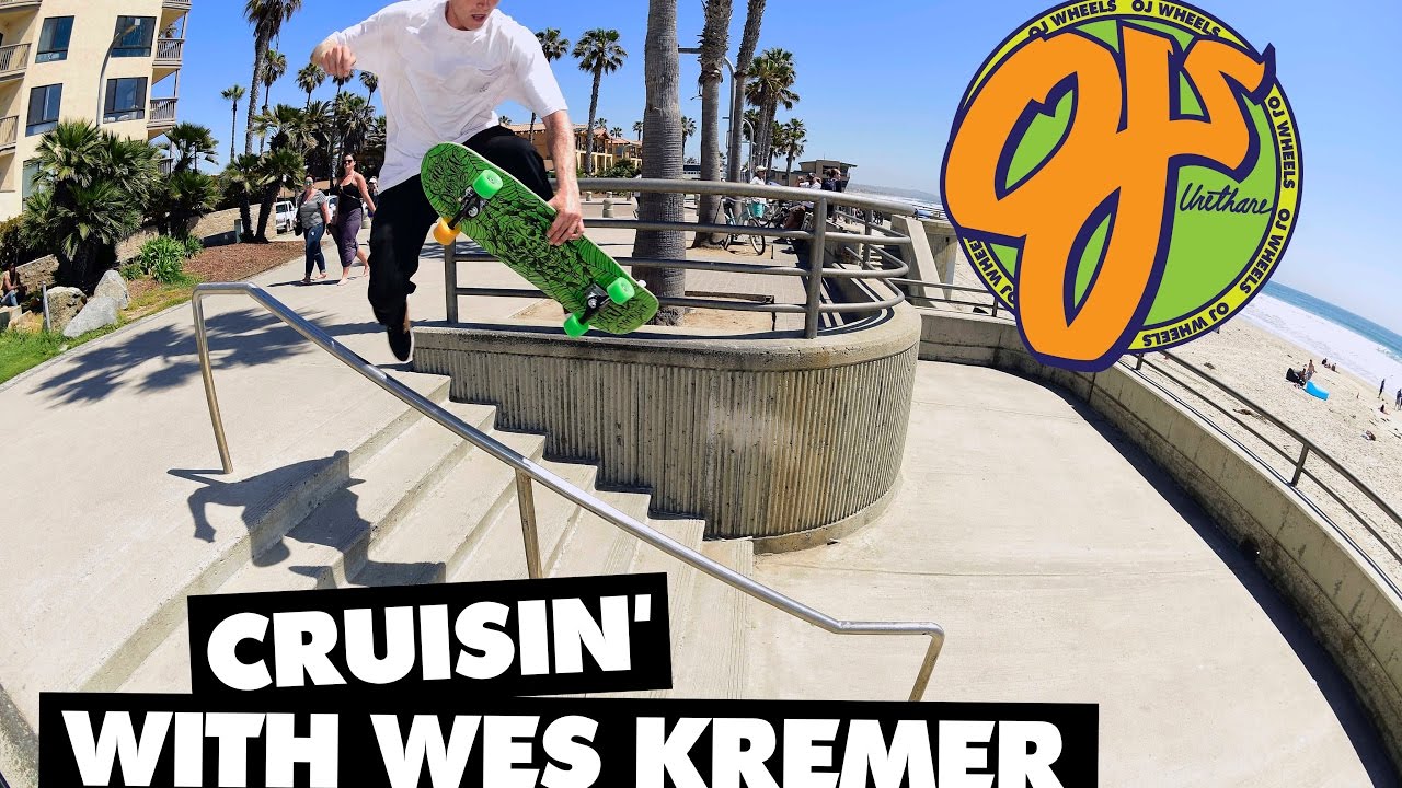 Wes Kremer, de paseo playero con su cruiser