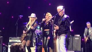 Stephen Stills, Billy Gibbons, Orianthi &amp; Robby Krieger - Love The One You&#39;re With  (12/02/18 - LA)