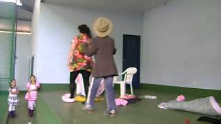 SIGA SEU RUMO - Jane e Erondi Com  encenação de Esther Ruella Santana e Aluno