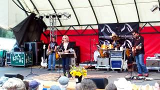 Lucinda Williams &quot;Concrete and Barbed Wire&quot; 7/15/12