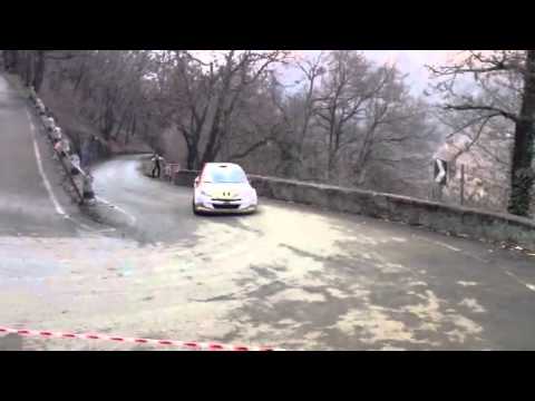 L’auto di Gianesini sull’Alpe Tedesco