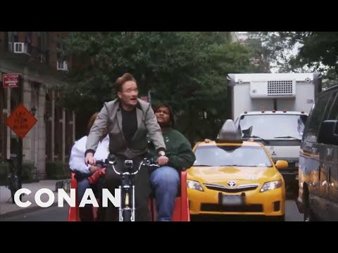 Conan O'Brien řídí rikšu v New Yorku