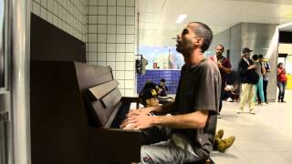 Marcelo Laguna - Bom Senso - Tim Maia no Piano do Metrô em São Paulo