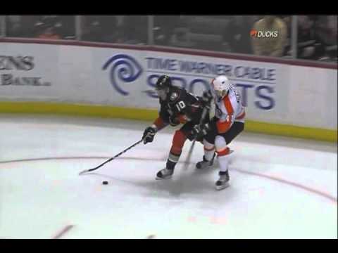 Jeff Carter scores vs the Ducks - 12-31-2010