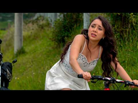 Su Ex Murió Hace Años… Pero Regresó Justo el Día de su Boda