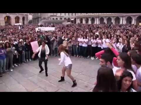 FLASH MOB A GENOVA GANGNAM STYLE  IL  MIGLIORE  !!!!!!!!!!!