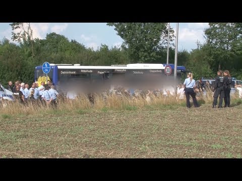 Rostocker Chaoten attackieren Polizei nach Fußballspiel in Lotte