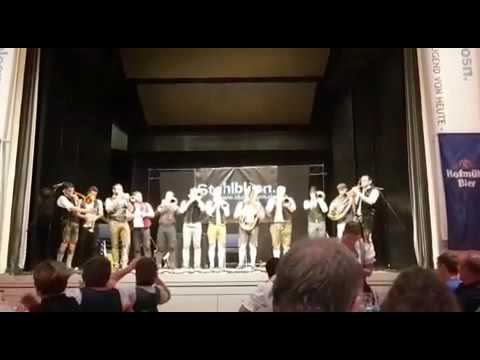 Da Blechhauf'n feat. Stahlblosn.