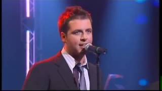 Westlife - Mack The Knife - Live and HQ - She&#39;s The One - 18th December 2004