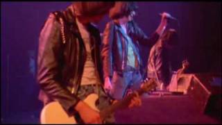 The Ramones - It's Alive (1977) - I wanna be well