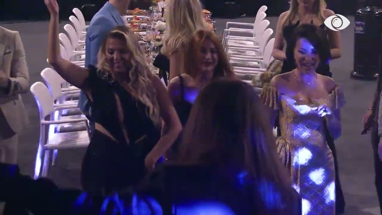 “Moj zogo, jelek me vija…”/ Fifi ndez atmosferën në shtëpinë e Big Brother, banorët kërcejnë