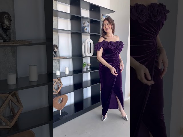 فستان سهرة مخمل لون بنفسجي  مزين بورود ثلاثية الابعاد