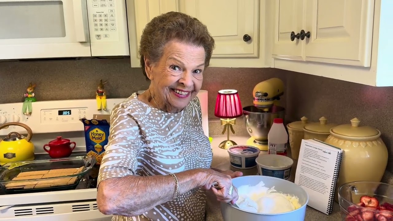 MeMe’s Recipes | Strawberry Cream Cheese Icebox Cake