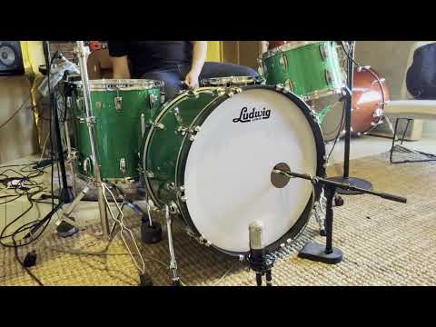 Ludwig Classic Maple Green Sparkle Drum Set 24,16,13
