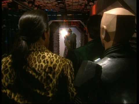 Red Dwarf V Smeg Up - The Crew Flip Off The Inquisitor