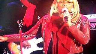 Mistletoe featuring Mary J. Blige