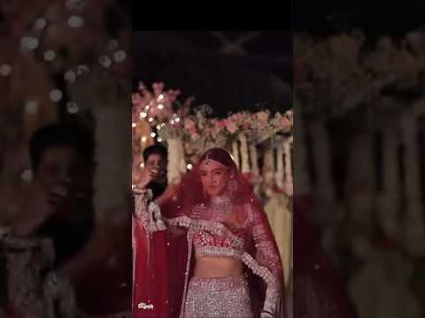 Bride Surprises Everyone With a Dance at the Baraat!!!! - Indian wedding #Trending #Wedding #Viral